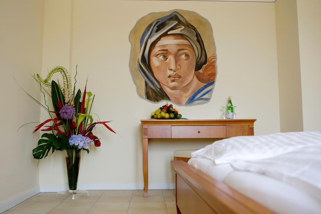 XII Apostel Albergo Κολωνία Εξωτερικό φωτογραφία